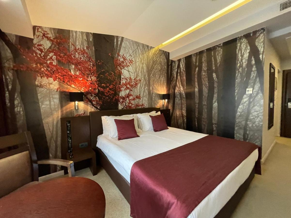 Queen'S Hotel - Zebra Centre สโกเปีย ภายนอก รูปภาพ