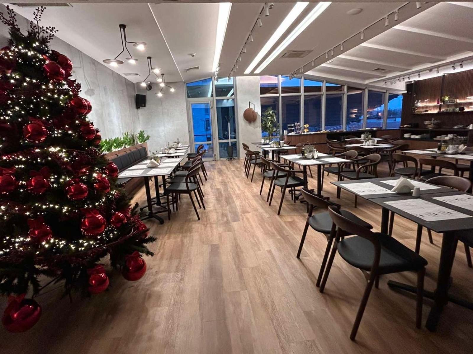 Queen'S Hotel - Zebra Centre สโกเปีย ภายนอก รูปภาพ